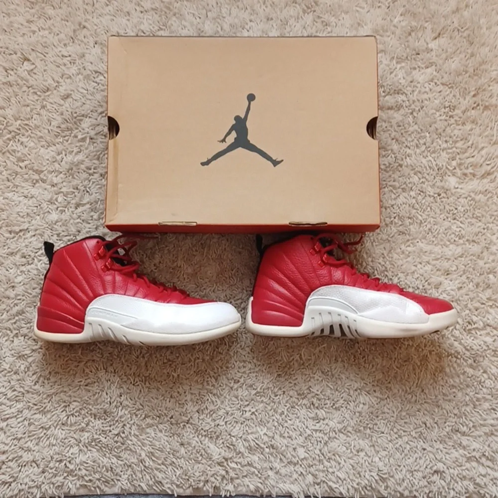 EUC Air Jordan 12 Retro Size 8 Red / White - Picture 2 of 16